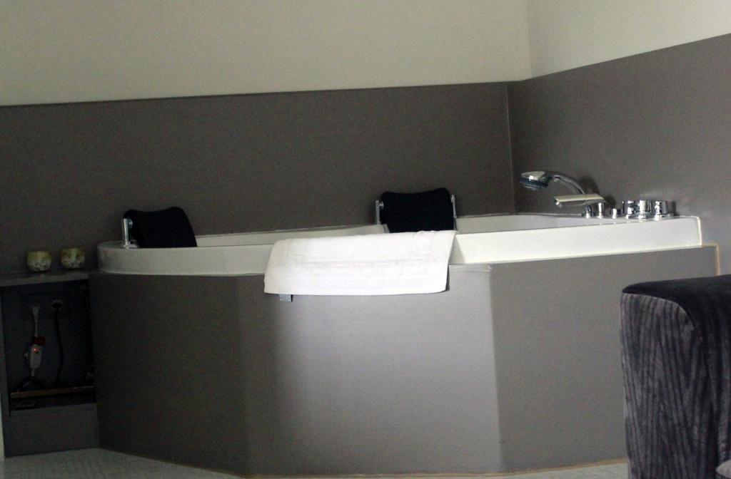 Den Bongaerd B&B And Wellness Tongeren Luaran gambar